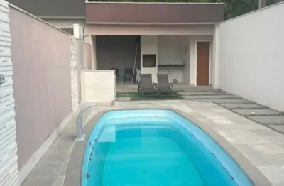 Casa à venda no recanto de itaipuaçu – piscina, área gourmet e localização privilegiada
