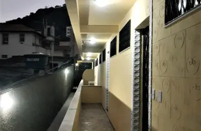 Excelente casa de vila de quarto e sala para locação no bairro de são francisco xavier com segurança e ônibus na porta