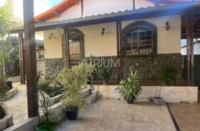 Casa com 3 quartos à venda no Novo Progresso, Contagem  por R$ 900.000