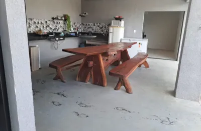 Linda chácara no.pq das varinhas em kogi com 3 dorm, 1 suíte e piscina