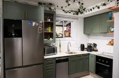 Casa com sobrado e varanda em suzano, próximo a estação de poá e suzano