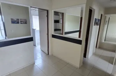 Apartamento com 3 quartos para alugar na Avenida Max Teixeira, 116p, Colônia Santo Antônio, Manaus
