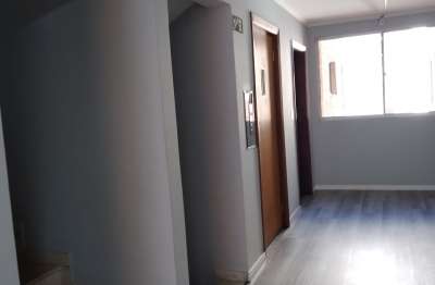 Ap central próximo à ufpr, no 6 andar, 1 quarto, ideal para estudantes. 