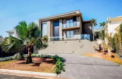 Conforto e Sofisticação no Tamboré 2 | Mansão com 4 Suítes e 6 Vagas