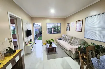 Sobrado 3 pavimentos à venda – 3 quartos + suíte – bairro desbravador – chapecó/sc