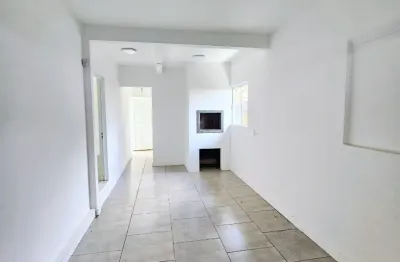 Excelente Casa à Venda – 2 Demi-Suítes + 1 Quarto | Bairro Seminário – Chapecó/SC  A poucos metros do prolongamento sul da Av. Getúlio Vargas