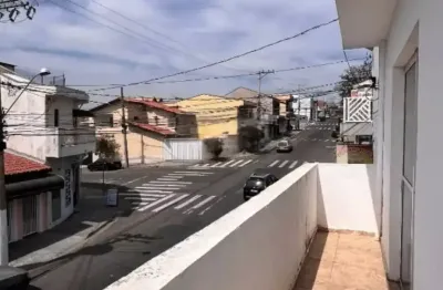 ? sobrado com salão comercial + casa nos fundos – localização perfeita!