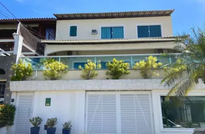 Casa com 4 Quartos à venda, 548 m² por R$ 1.750.000 - Vila Valqueire - Rio de Janeiro/RJ