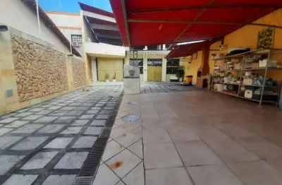 Galpão, 700 m² - venda por R$ 1.200.000 ou aluguel por R$ 9.000/mês - Bento Ribeiro - Rio de Janeir