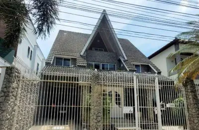 Casa Alto padrão 384m², 4 suítes à venda por 2.500.000,00 em Vila Valqueire - RJ