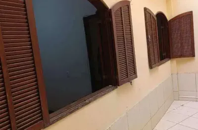 Vendo casa no jardim califórnia com 1 quarto, sala, cozinha e banheiro