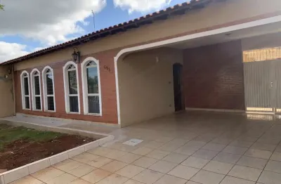 Casa com 6 quartos  à venda, 300.00 m2 por R$1200000.00  - Champagnat - Londrina/PR