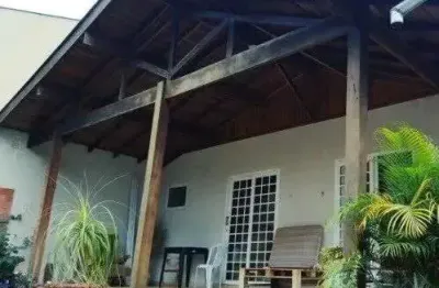 Casa com 3 quartos  à venda, 229.00 m2 por r$510000.00  - alpes - londrina/pr