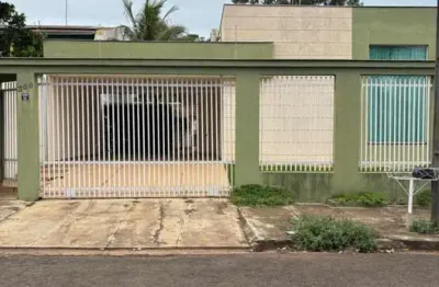 Casa com 3 quartos  à venda, 250.00 m2 por r$1350000.00  -  - londrina/pr