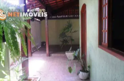 Casa com 4 quartos à venda no Carajás, Contagem 