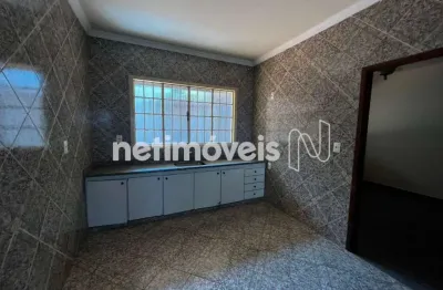 Apartamento com 3 quartos para alugar na Rua dos Ipês, 201, Vila das Flores, Betim