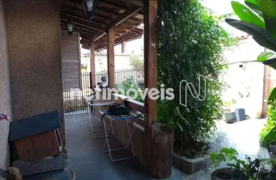 Casa com 3 quartos à venda na Rua Jacques Luciano, Sagrada Família, Belo Horizonte