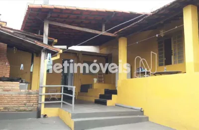 Casa com 3 quartos à venda na Rua Célia de Sousa, Sagrada Família, Belo Horizonte