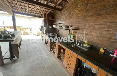 Casa com 3 quartos à venda na Santa Cruz, Belo Horizonte 