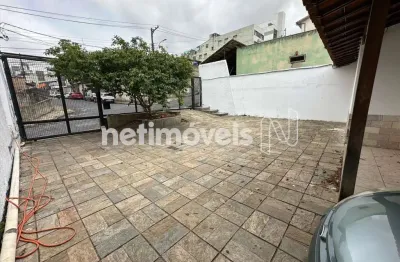 Casa com 4 quartos à venda na Rua Itacoatiara, Sagrada Família, Belo Horizonte