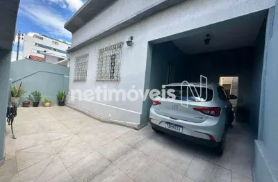 Casa com 3 quartos à venda na Sagrada Família, Belo Horizonte 