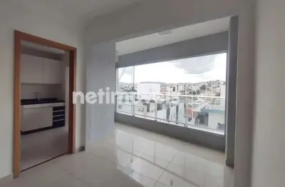 Excelente apto 3 Q, suíte, varanda, linda vista definitiva. Piscina, espaço gourmet,02 elevadores.
