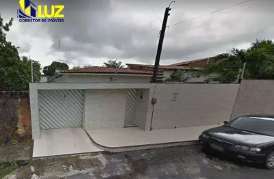Casa com terreno espaçoso para moradia e comércio em  messejana