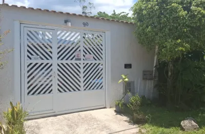 Lindo sobrado com 3 quartos e área de lazer com piscina na Chácara Vista Linda