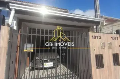 Sobrado para Venda em Camboriú, Santa Regina, 2 dormitórios, 2 banheiros, 1 vaga