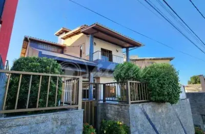 Casa à venda no bairro estrada do coco em lauro de freitas/ba