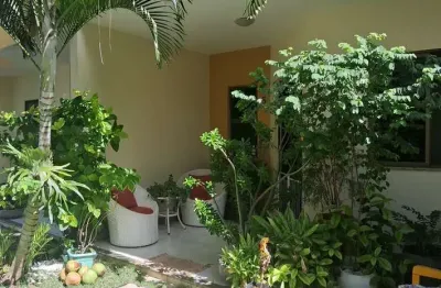 Casa à venda no bairro buraquinho em lauro de freitas/ba