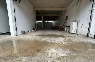 Se você é um empreendedor em busca do espaço ideal para o seu negócio decolar, não procure mais!  esta é a oportunidade que você estava esperando.  este amplo lojão de aproximadamente 300m² na promiss