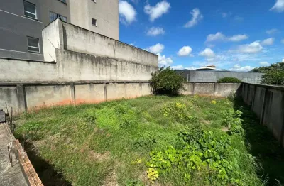 Terreno à venda no Cabral, Contagem 