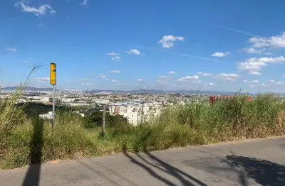 Excelente terreno 2.000m² com maravilhosa vista panorâmica!!