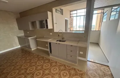 Apto de 3 quartos(153 m²), todo RENOVADO,  no Calçadão de Londrina.