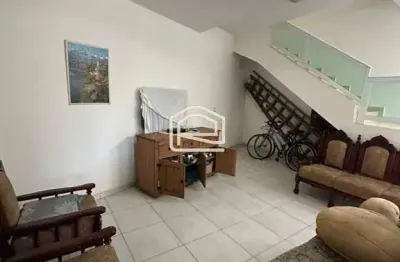 Sobrado à venda em Itanhaém, Satélite, com 2 quartos, com 122 m²