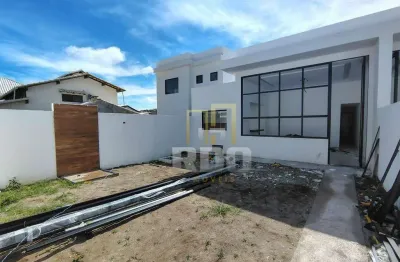 Casa linear no extensão do bosque com 3 quartos, rio das ostras