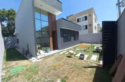 Linda casa na primeira quadra do Enseada em Rio das Ostras, 3 quartos