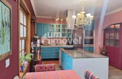 Excelente Sobrado à Venda/Locação na Vila Mariana – 3 Suítes e Acabamento de Alto Padrão