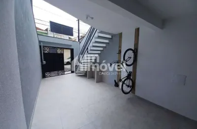 Prepare-se para se encantar com este sobrado impecável na rua alfredo bocci