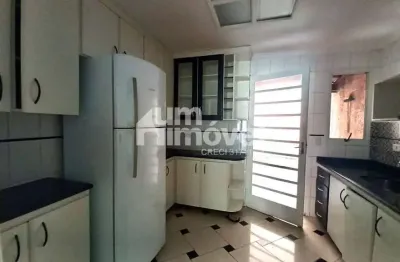 Sobrado em condomínio 3 dormitórios 2 vagas - Vila Caraguatá/SP