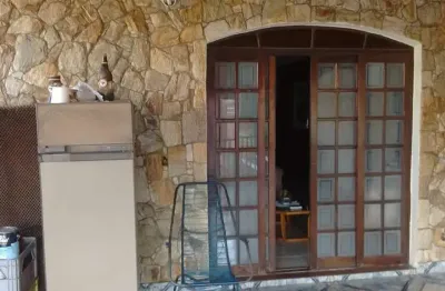 Sobrado para venda possui 330 metros quadrados com 3 quartos em campanário - diadema - sp