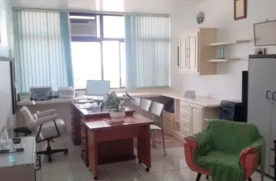 Sala Comercial à Venda, 90m² por R$ 405.000 no Centro de Santo André.