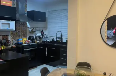 Lindo Sobrado com 03 dormitórios, 04 vagas de garagem em Santo André