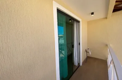 Linda casa  a  venda em búzios/rj, 4 suítes, mobiliada e decorada em condomínio com piscina a 50 metros do mar