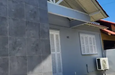 Casa semi mobiliada, moveis planejados, piscina, a venda no jd dos lagos