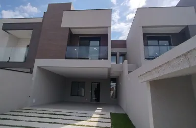 Tríplex alto padrão, com 3 suítes, localizado no Bairro Bom Jesus em São José dos Pinhais.