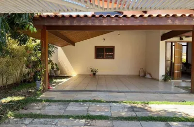 Casa com 3 dormitórios, 240 m² - venda por R$ 900.000,00 ou aluguel por R$ 8.300,00/mês - Jardim Residencial Doutor Lessa - Pindamonhangaba/SP