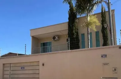 Casa com 3 quartos à venda na es 6, 1, residencial elizene santana, goiânia por r$ 570.000