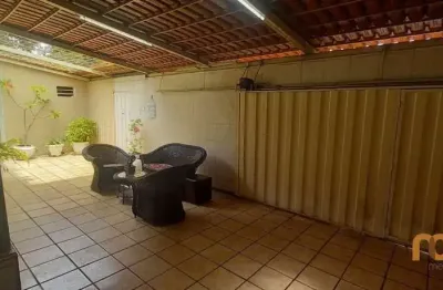 Casa com 3 quartos à venda na Rua 215, 79, Setor Leste Vila Nova, Goiânia por R$ 420.000
